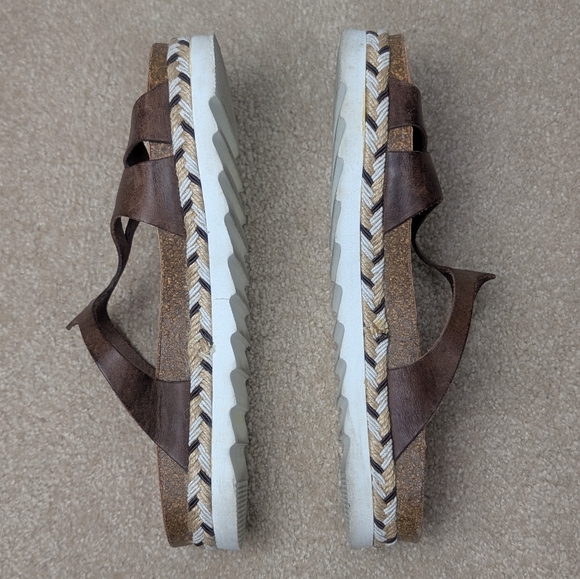 Take Me Leather Strap Slide in Sandals - Picture 5 of 6